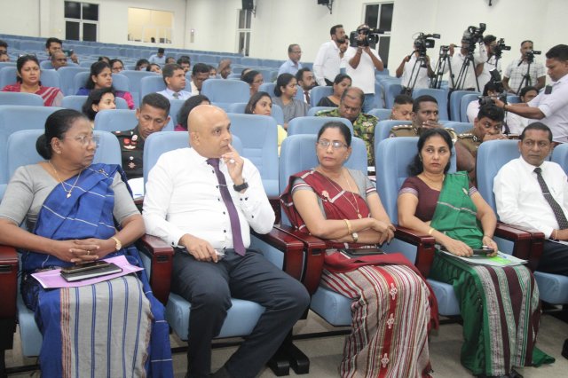 විෂ මත්ද්‍රව්‍ය මුලිනුපුටා දැමීම සඳහා වන “රටම එකට ජාතික මෙහෙයුම” වැඩසටහනට සමගාමීව දිස්ත්‍රික් මෙහෙයුම් සභාව ස්ථාපිත කිරීම
