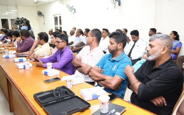 රුවන්පුර දුම්රිය මාර්ගය හා සම්බන්ධ සියලු පාර්ශව දැනුවත් කිරීමේ විශේෂ සාකච්ඡාවක්