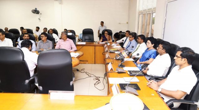රුවන්පුර දුම්රිය මාර්ගය හා සම්බන්ධ සියලු පාර්ශව දැනුවත් කිරීමේ විශේෂ සාකච්ඡාවක්